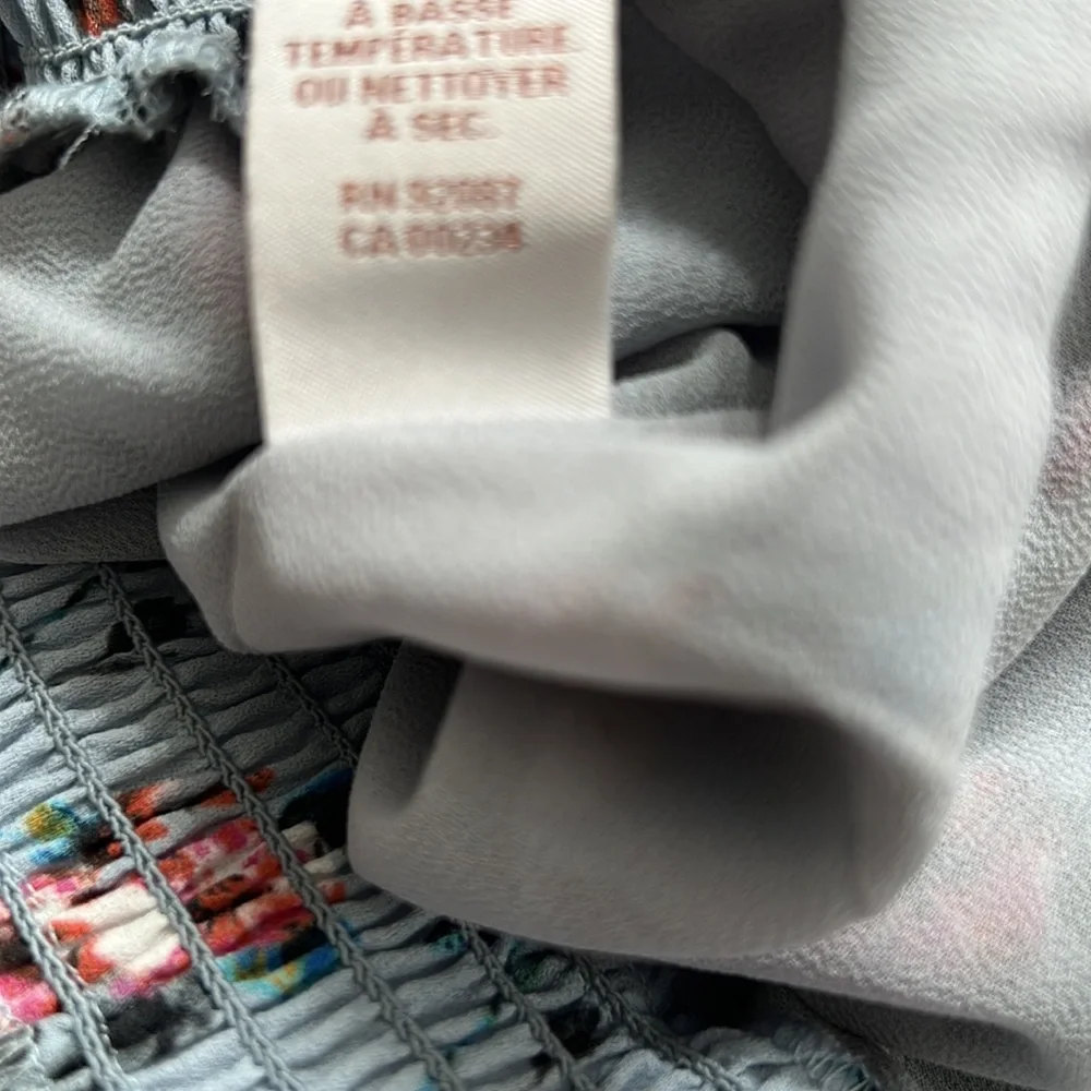 Scripted blouse size small - Picture 7 of 8